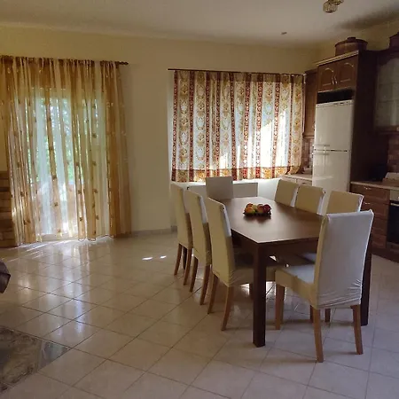 το σπίτι της ραπτομηχανής Apartment Velo-Vocha